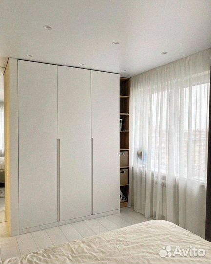 Шкаф распашной на заказ рабочая зона