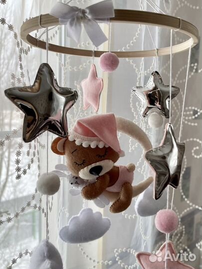 Мобиль из фетра для детской кроватки ручной работы