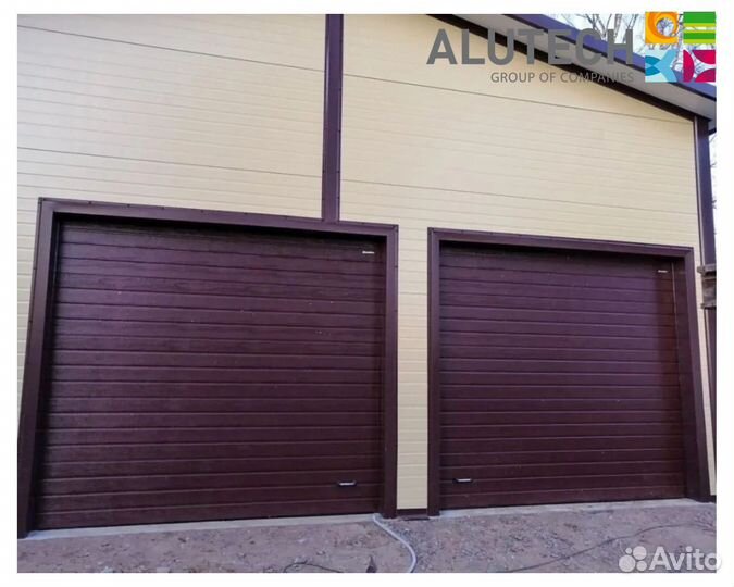Секционные ворота для гаража alutech