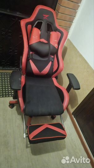Игровое компьютерное кресло