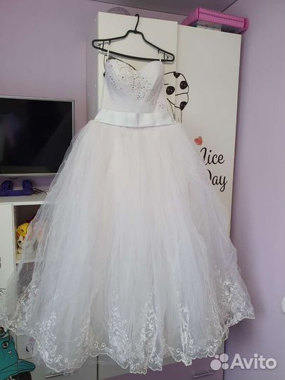 Свадебное платье