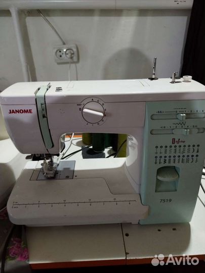 Швейная машина Janome бу
