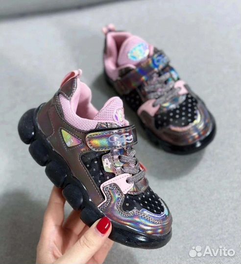 Кроссовки детские