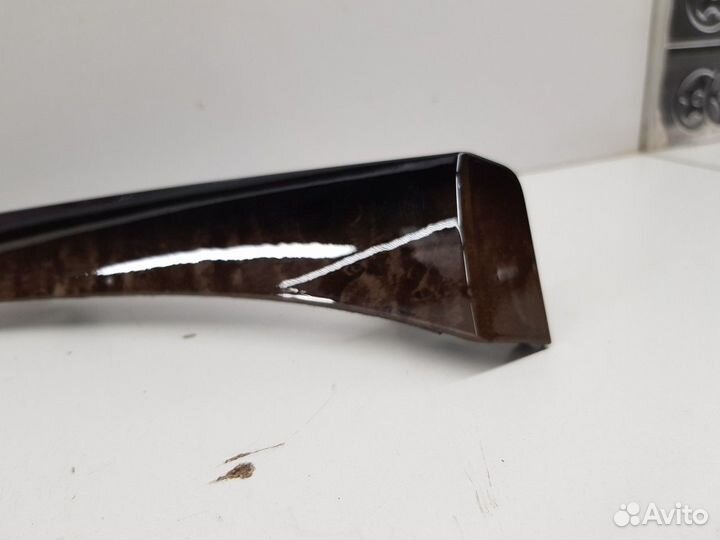 Накладка на торпедо правая (Infiniti QX56)