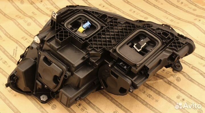 Фара Mercedes E-Klassa coupe w207 рестайлинг 13-17