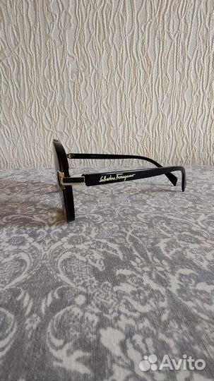 Солнцезащитные очки женские брендовые