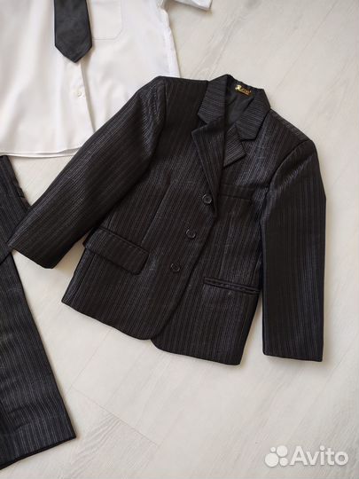 Костюм+рубашка+галстук на мальчика 116см