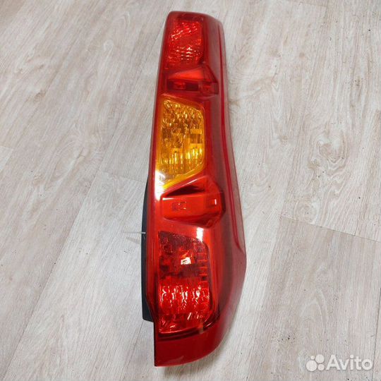 Фонарь задний правый Nissan X-Trail T31 2007-2014