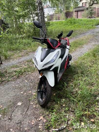 Скутер vento inferno