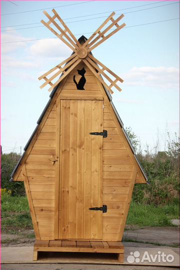 Дачный туалет деревянный