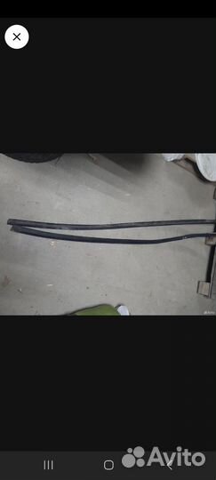 Уплотнитель двери багажника Renault Clio 3