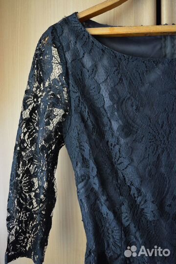 Вечернее платье до колен темно-синего цвета