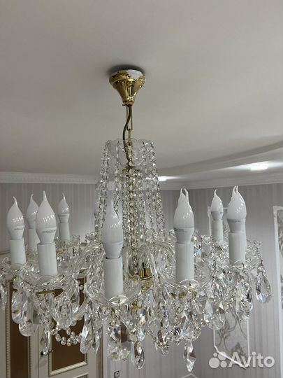 Хрустальная люстра