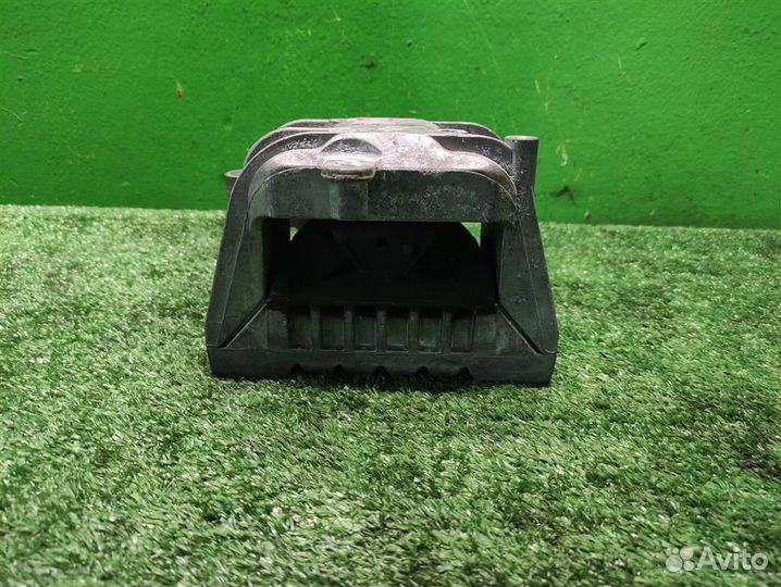 Опора (подушка) двигателя правая volkswagen Caddy