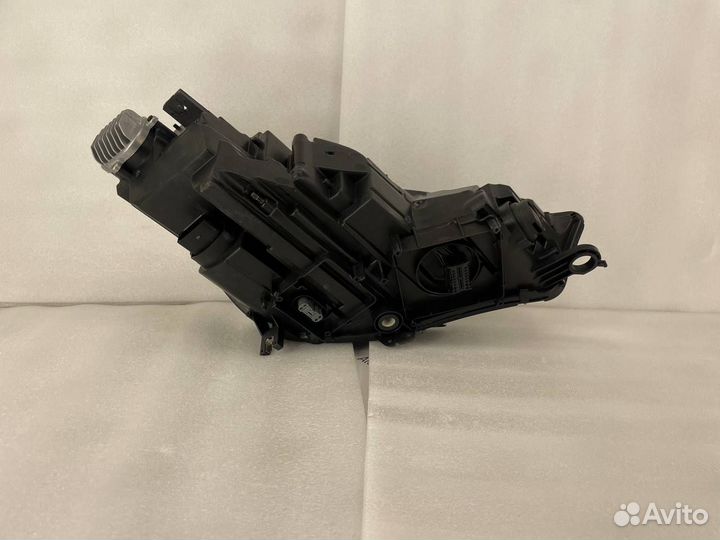 Фара левая Audi A4 B9