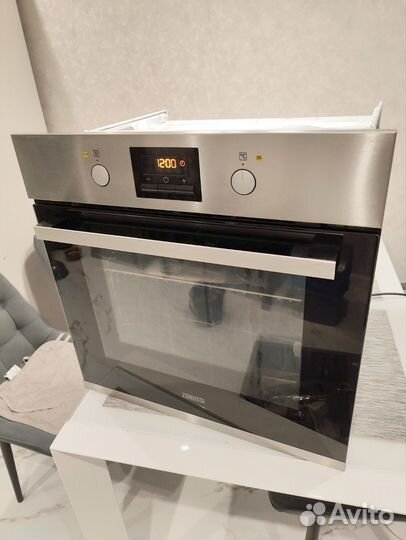 Духовой шкаф электрический Zanussi