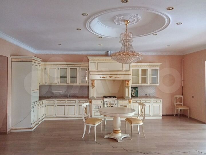 Дом 505 м² на участке 78 сот.