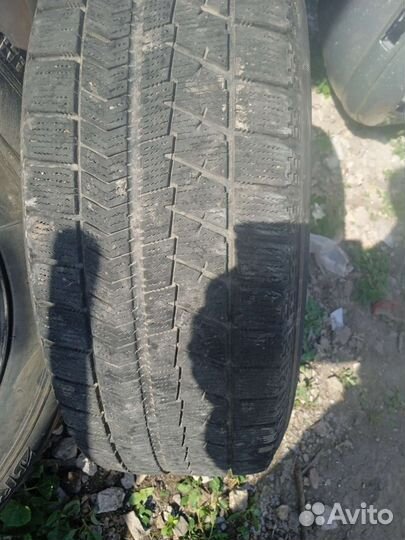 Bridgestone Blizzak VRX 215/65 R16