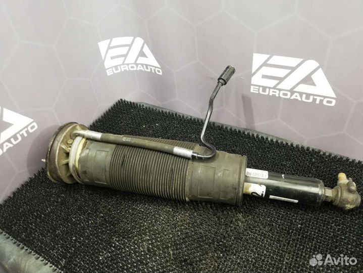 Гидростойка передняя правая A2213208413 Mercedes-Benz S W221