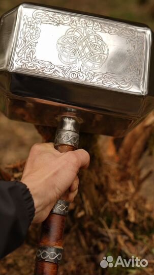 Молот Мьельнир Тора