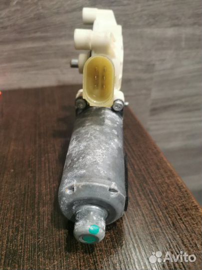 Мотор стеклоподъемника левый Bmw X5 E70 3.0