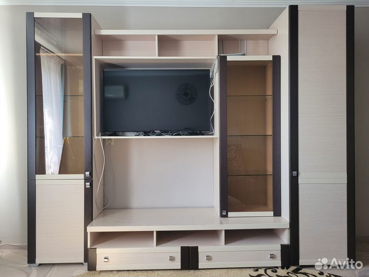 Стенка в гостиную