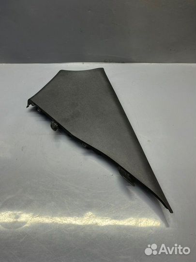 Обшивка стойки задняя правая Hyundai Solaris 1 1.6