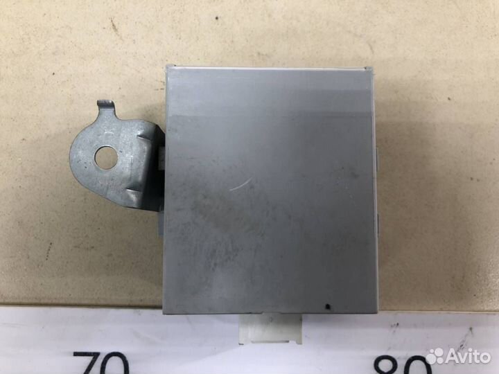 Блок управления центральным замком Toyota Corolla