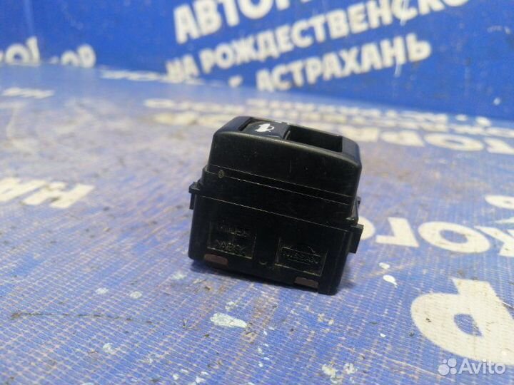 Кнопка открывания багажника Nissan Teana J32 седан