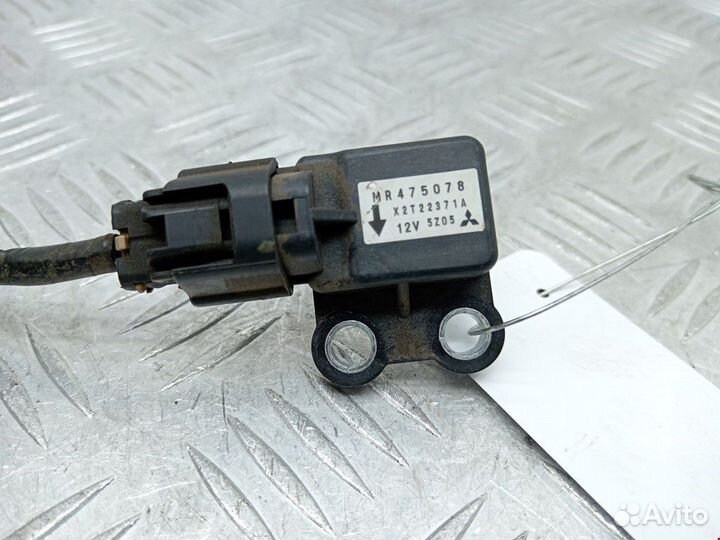 Датчик удара Mitsubishi L200 3 2002