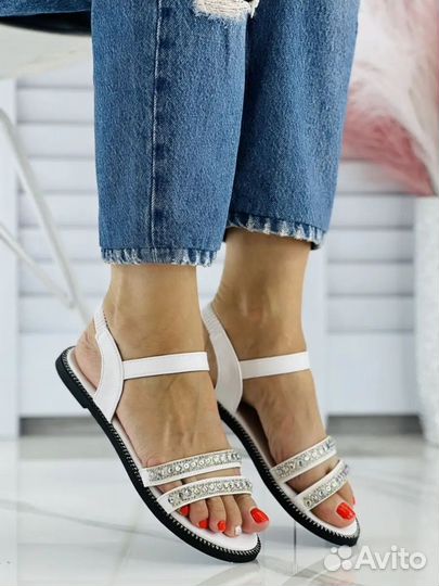 Босоножки новые 39 размер