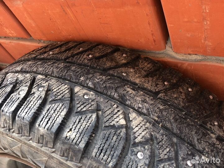 Bridgestone Ice Cruiser 7000 175/65 R14 82T