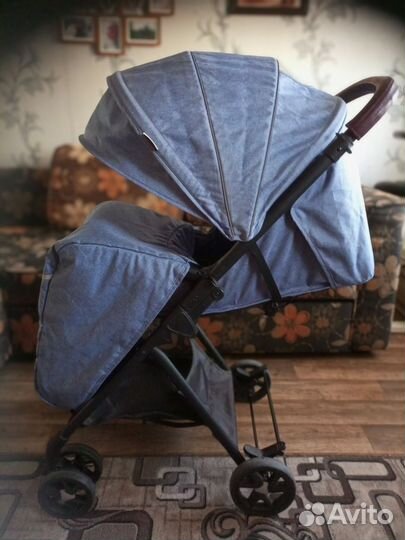 Прогулочная коляска McCan LIA с накидкой на ноги