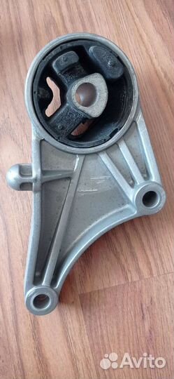 Опора двигателя Opel Zafira