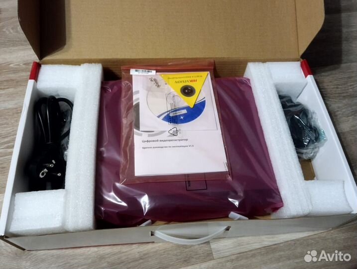 Продам цифровой видеорегистратор HI watch DS-H204