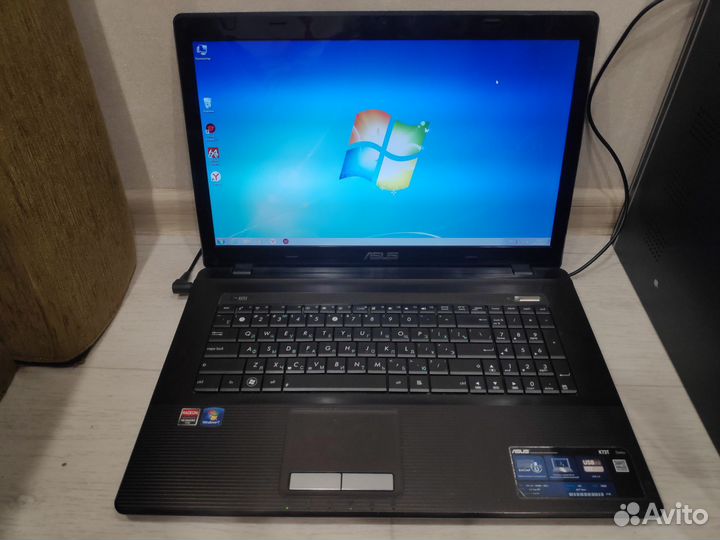 Огромный Asus 17,3