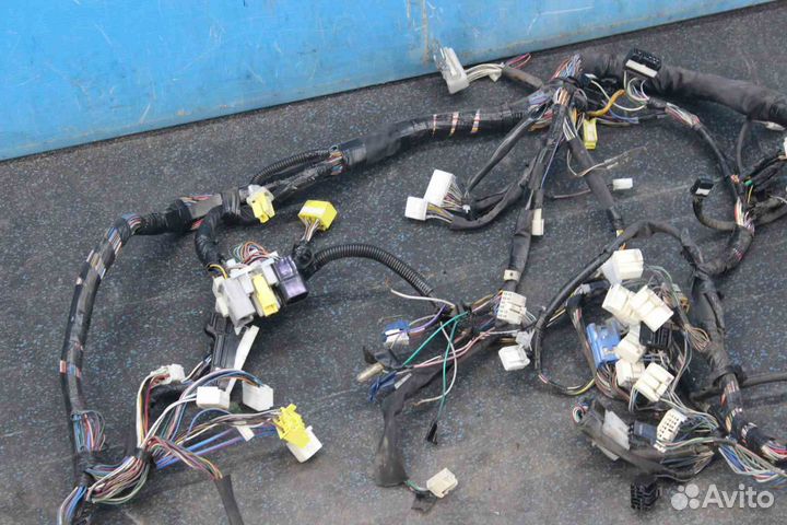 Проводка Toyota Allion (Тойота Аллион) ZZT240 8214