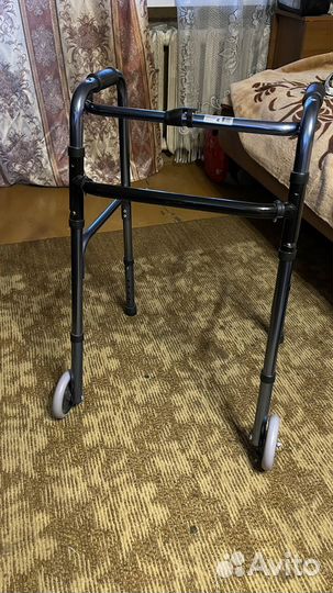 Ходунки для взрослых на колесах