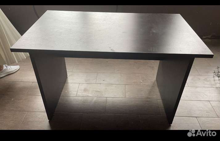 Столы офисные, витринные, шкафы