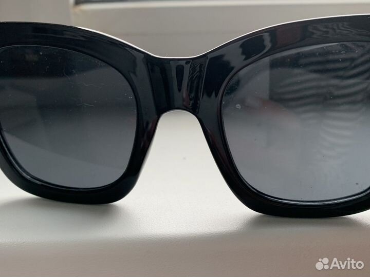 Очки черные солнцезащитные Манго