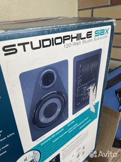 Студийный сабвуфер M-Audio