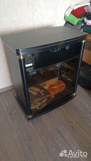 Тумба под телевизор