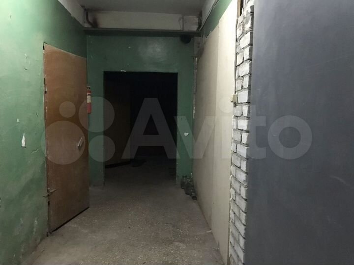 Комната 45 м² в 6-к., 1/3 эт.