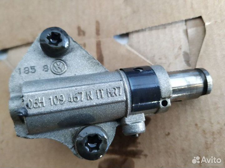 Натяжитель цепи Audi A4 B8 CDH