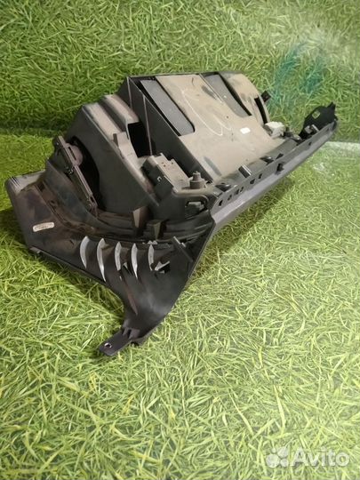 Бардачок Фольксваген Джетта 5 2009г