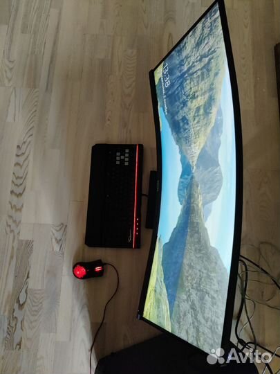 Изогнутый монитор Philips 345B1C