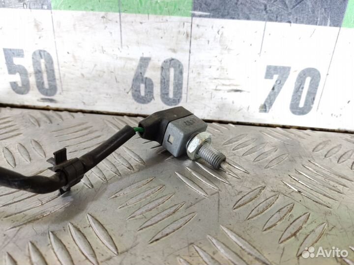 Датчик включения стоп сигнала Hyundai Accent 2000