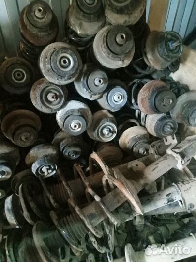 Амортизатор в сборе Рено Дастер Террано