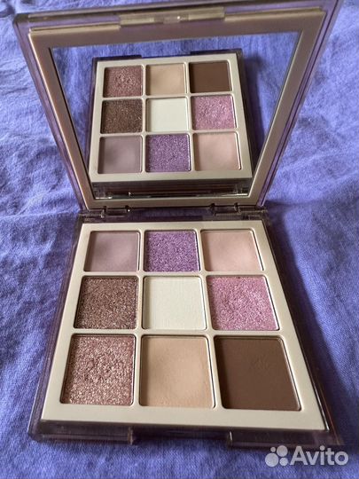 Huda beauty тени Nude Light