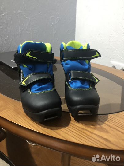 Лыжные ботинки классические размер 36